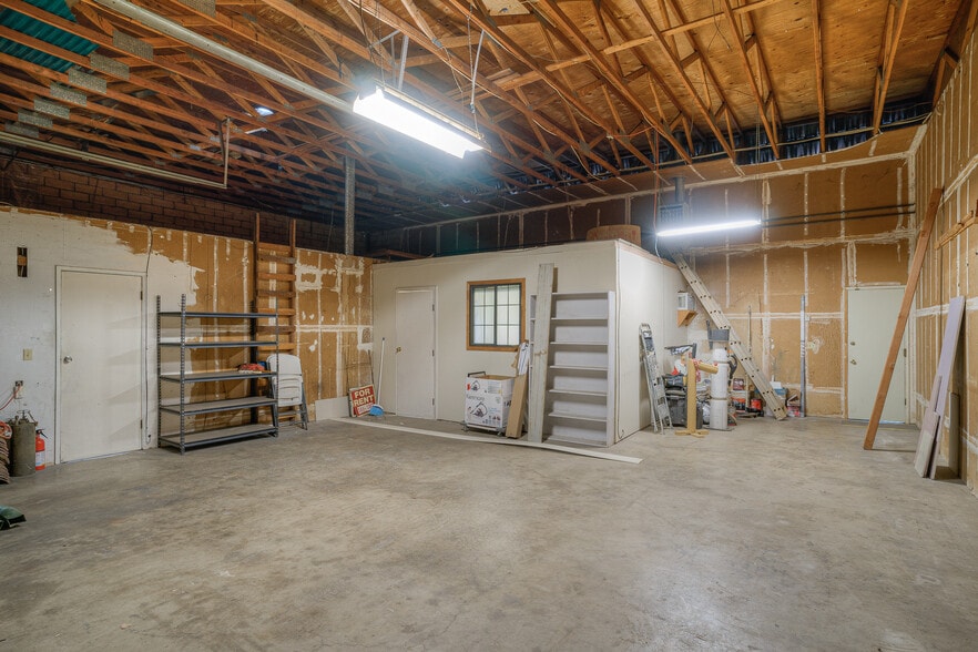 More Photos Of 2950 Feather River Blvd, Oroville Light Distribution For Sale