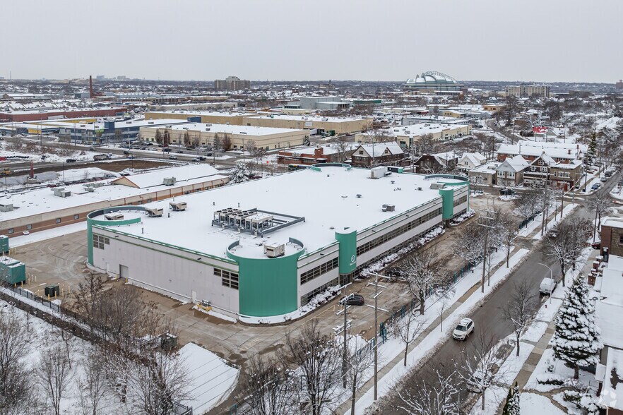 More Photos Of 3701 W Burnham St, West Milwaukee Industrial For Lease