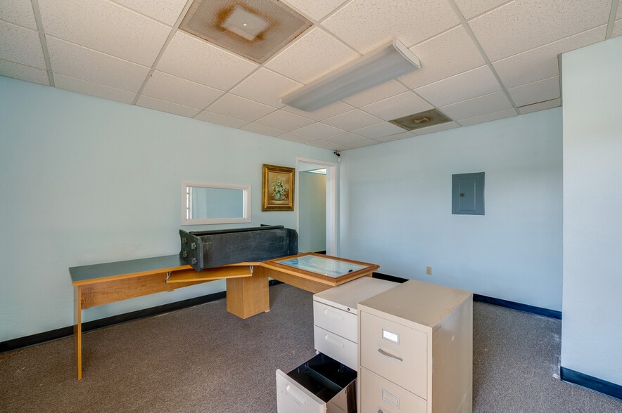 More Photos Of 2763 S Ridgewood Ave, South Daytona Office For Sale