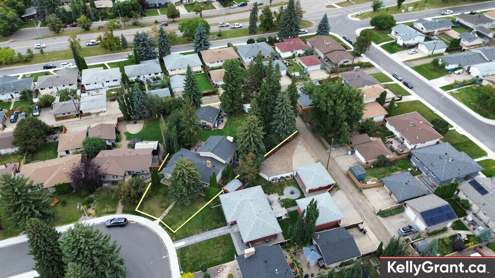 More Photos Of 9657 68A St NW, Edmonton Multifamily For Sale