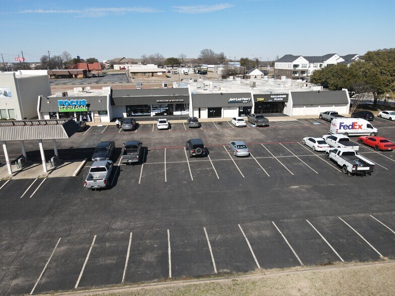 More Photos Of 809 Gallagher Dr, Sherman General Retail For Sale