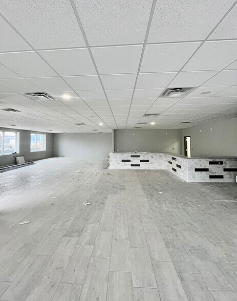 More Photos Of 2211 S Kentucky Ave, Indianapolis Restaurant For Lease