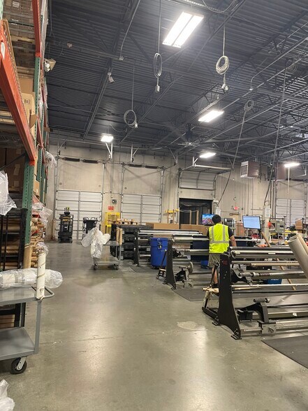 More Photos Of 270 Riverside Pky, Austell Distribution For Lease