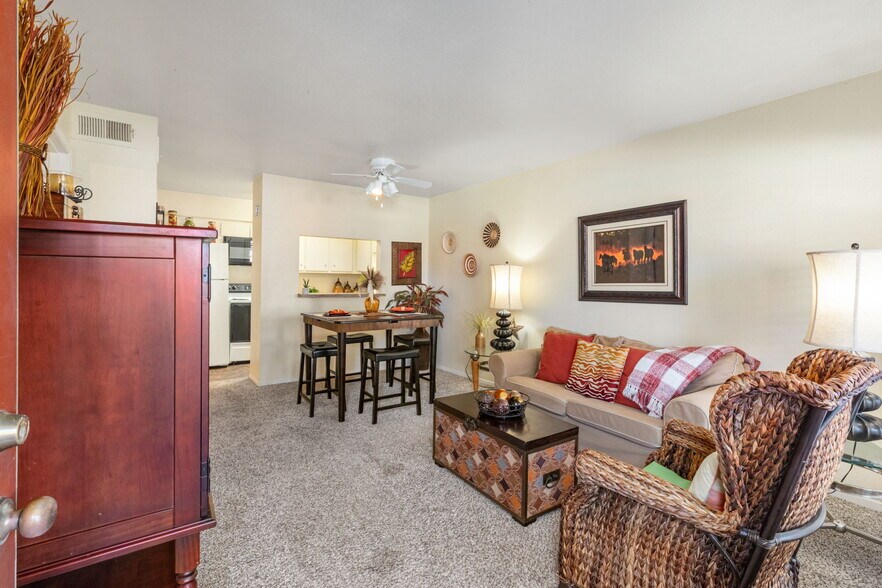 More Photos Of 2451 Lake Rd, Huntsville Apartments For Sale