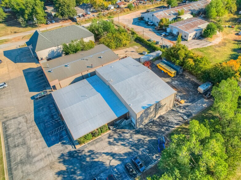 More Photos Of 520 N Meridian Ave, Oklahoma City Showroom For Lease