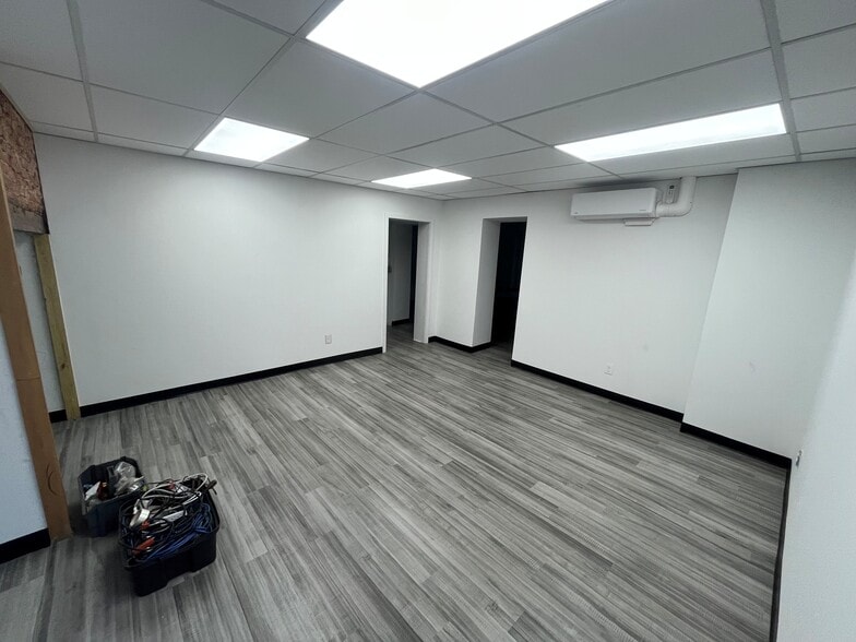 More Photos Of 220 N Main St, Sellersville Manufacturing For Lease