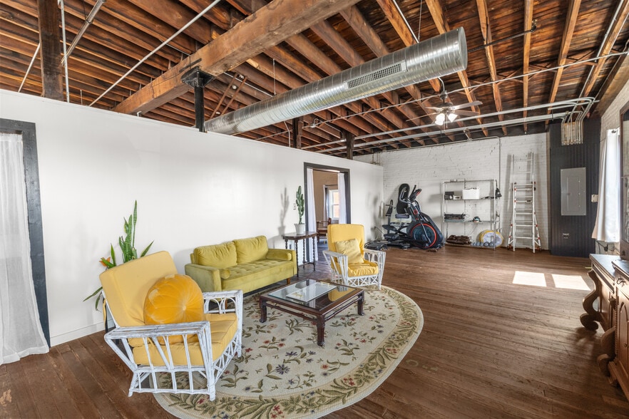 More Photos Of 120 N Elm St, Henderson Storefront Retail Residential For Sale