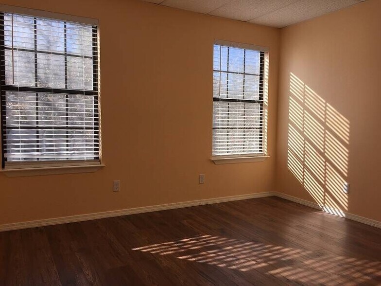 More Photos Of 13740 Research Blvd, Austin Office Residential For Sale