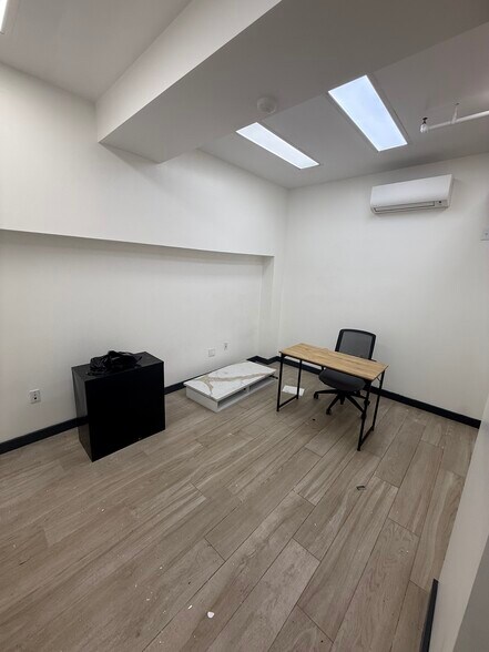 More Photos Of 65 S 11th St, Brooklyn Office For Lease