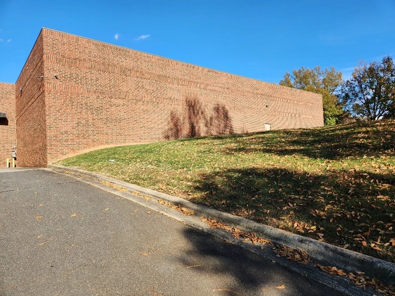 More Photos Of 750 Imperial Ct, Charlotte Distribution For Sale