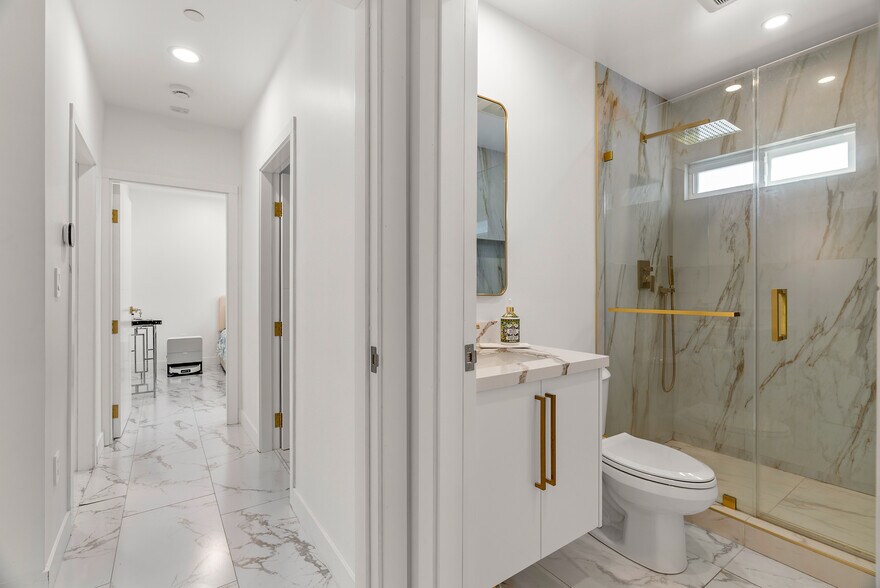 More Photos Of 3419 Montrose Ave, La Crescenta Multifamily For Sale