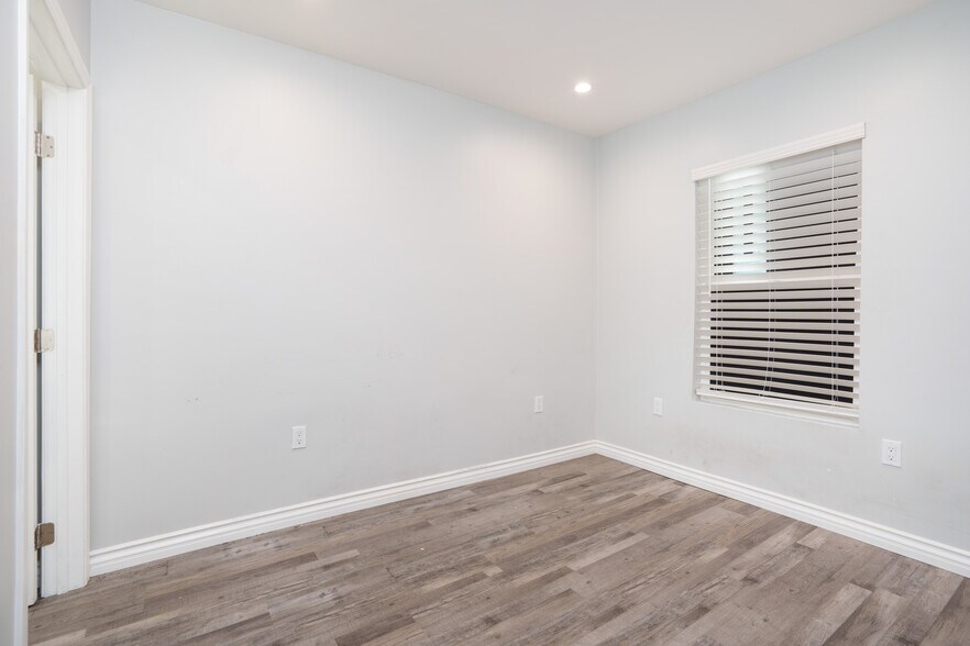 More Photos Of 406 S St Andrews Pl, Los Angeles Apartments For Sale