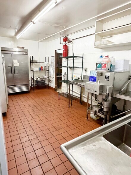 More Photos Of 3748 San Pablo Dam Rd, El Sobrante Restaurant For Lease