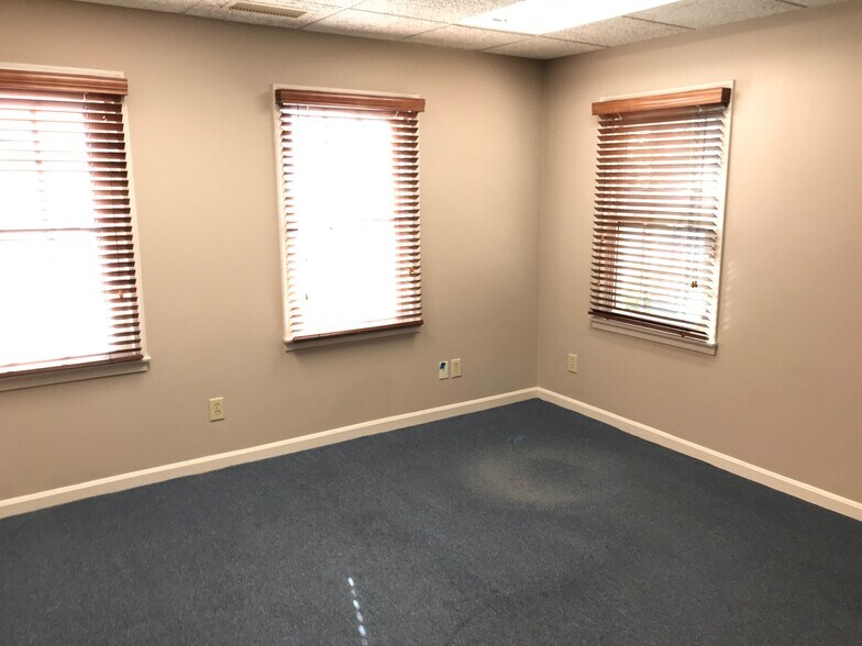 More Photos Of 7444 Jager Ct, Cincinnati Office For Sale