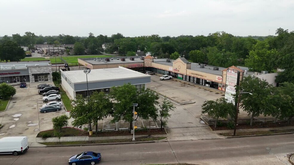 Primary Photo Of 239 W Tidwell Rd, Houston Storefront Retail Office For Lease