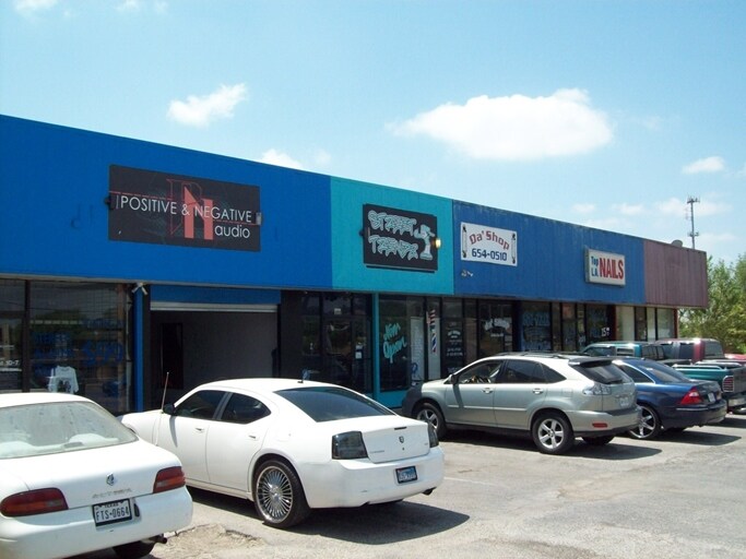 More Photos Of 6206 Montgomery, San Antonio Storefront Retail Office For Sale