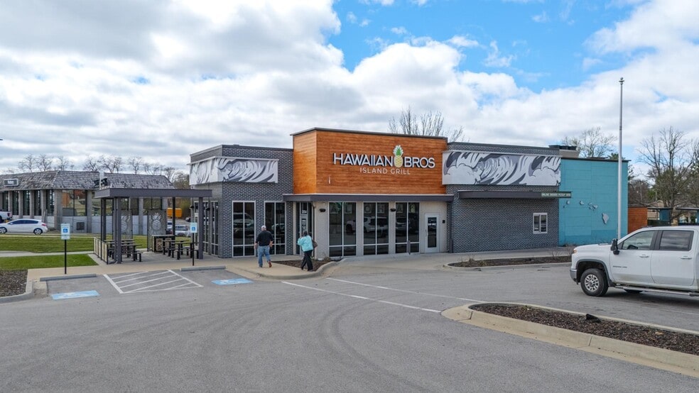 Primary Photo Of 2204 N Belt Hwy, Saint Joseph Restaurant For Sale