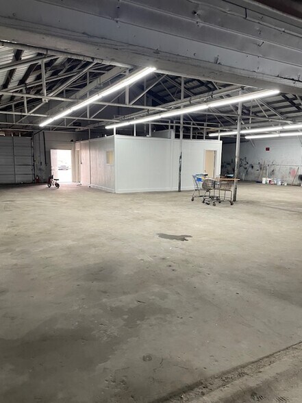 More Photos Of 1115 Hub St, Houston Warehouse For Lease