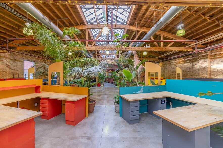 More Photos Of 21 S Racine Ave, Chicago Warehouse For Lease