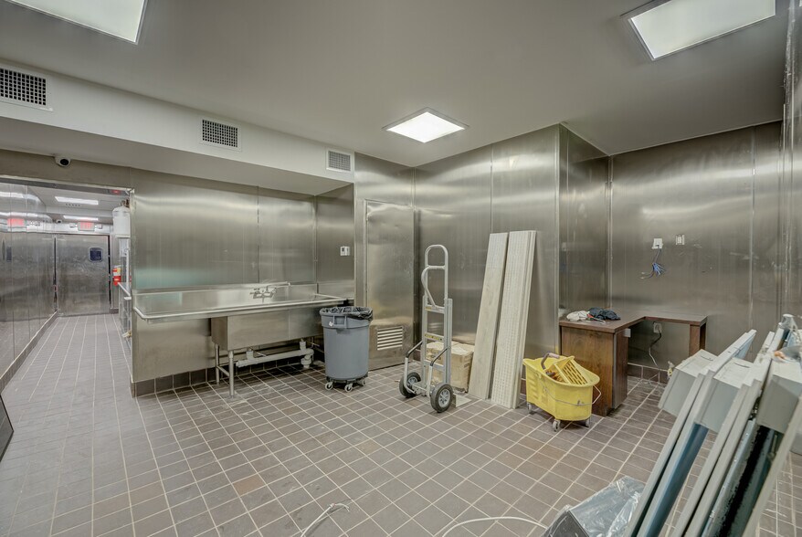 More Photos Of 11101 NW 27th Ave, Miami Restaurant For Sale