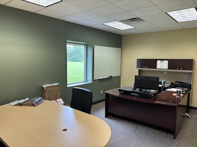 More Photos Of 302 Industrial Dr, Columbus Manufacturing For Sale