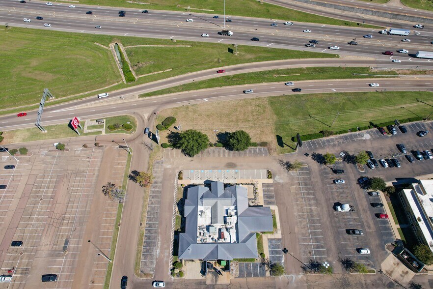 More Photos Of 6357 I 55 N, Jackson Restaurant For Lease