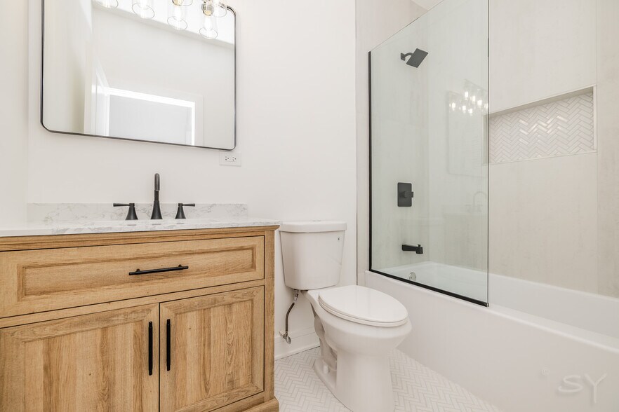 More Photos Of 544 Lawndale ave, Chicago Apartments For Sale