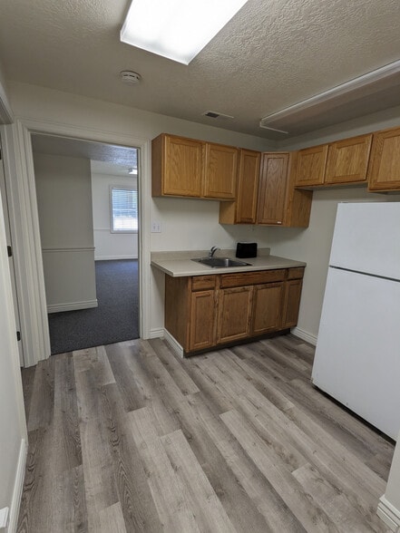 More Photos Of 194 E 860 S, Orem Office For Lease