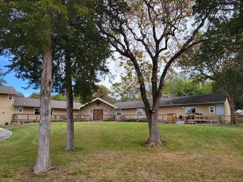 Primary Photo Of 561 Lakeway Dr, Montgomery Specialty For Sale