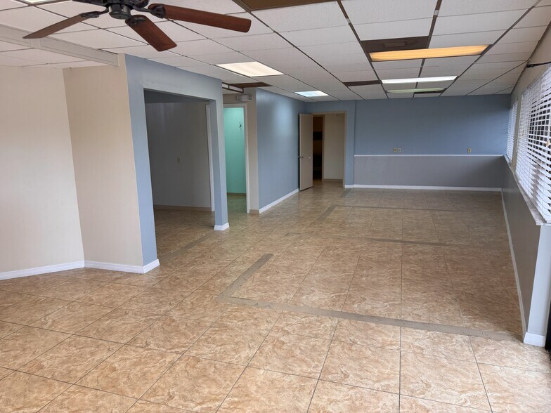 More Photos Of 5050 Gulf Blvd, Saint Petersburg Storefront For Lease