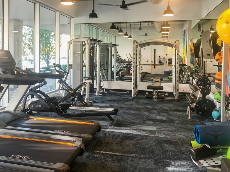 More Photos Of 1330 Lagoon Ave, Minneapolis Coworking Space