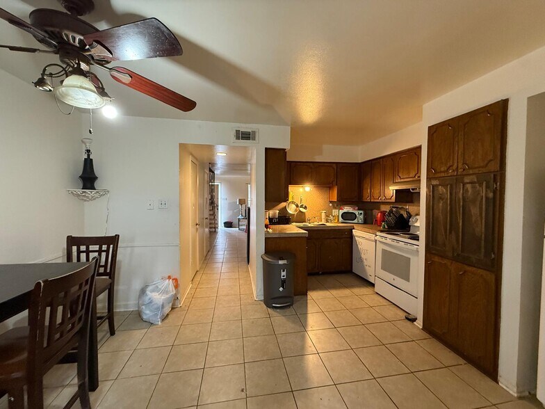 More Photos Of 6109 Fondren Rd, Houston Apartments For Sale