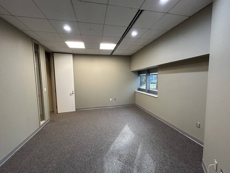 More Photos Of 4901 Hunt Rd, Blue Ash Office For Lease