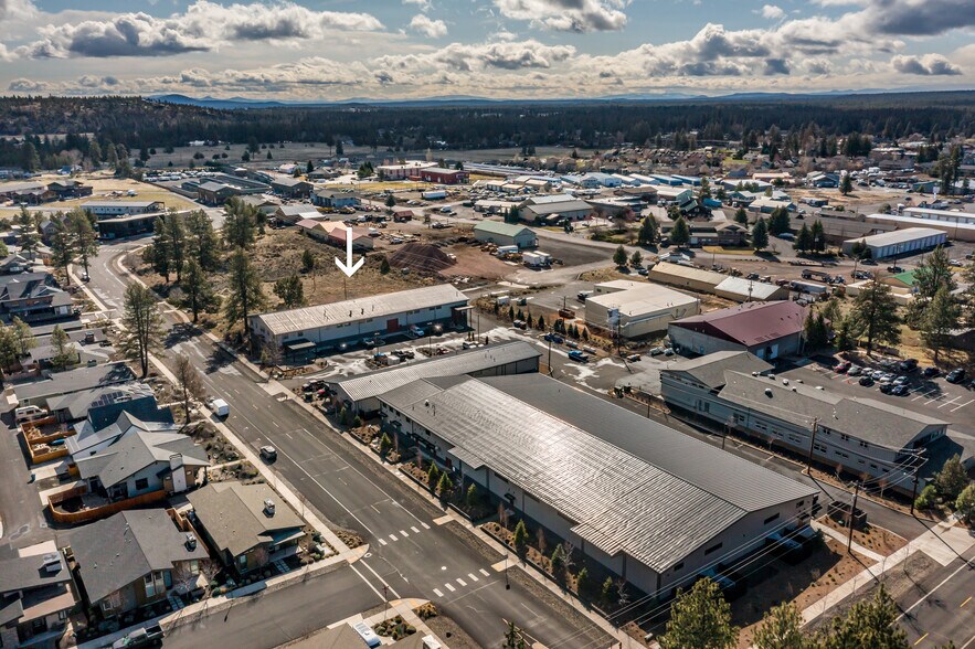 More Photos Of 275 W Lundgren Mill Dr, Sisters Manufacturing For Lease