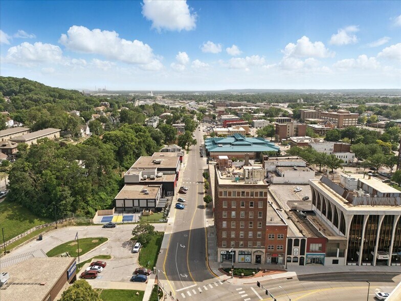 More Photos Of 7 S 4th St, Council Bluffs General Retail For Lease