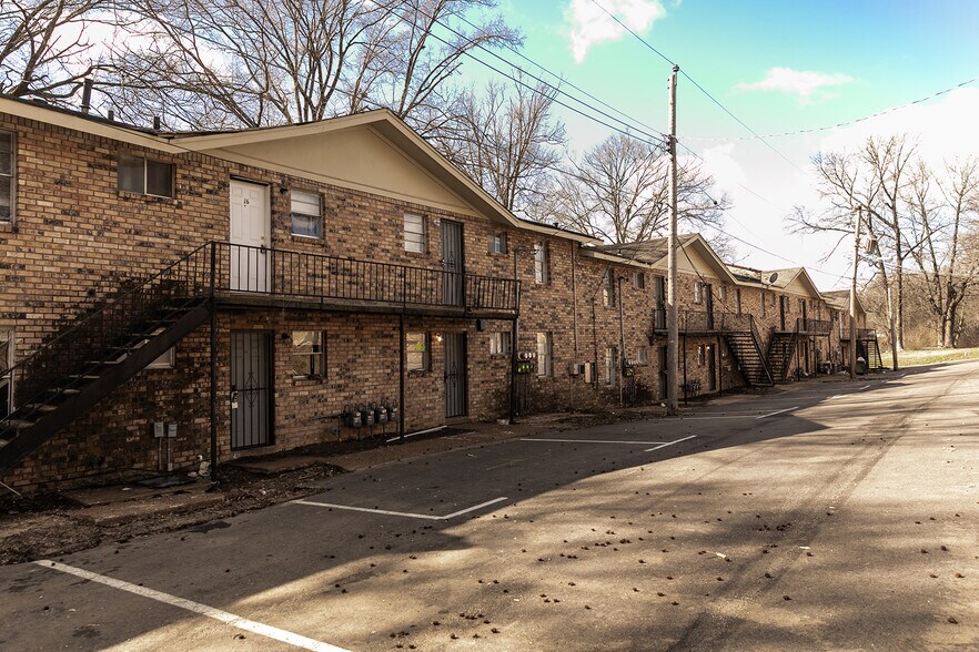 More Photos Of 3081 St. Charles Dr, Memphis Apartments For Sale