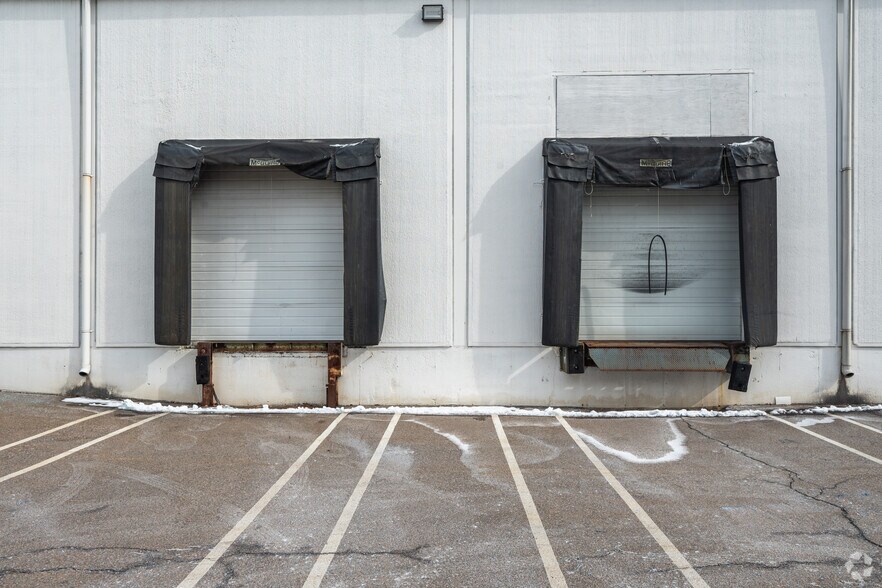 More Photos Of 60 Maple St, Mansfield Distribution For Lease