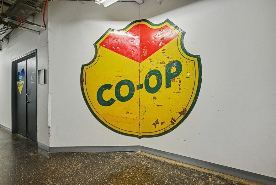 More Photos Of 451 Taft St NE, Minneapolis Light Manufacturing For Lease