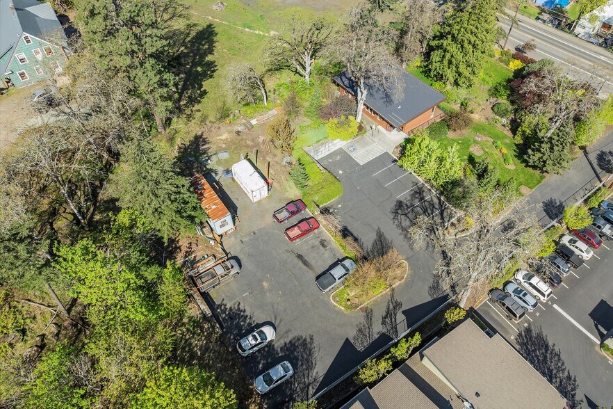 More Photos Of 3239 Cascade Ave, Hood River Office Residential For Lease