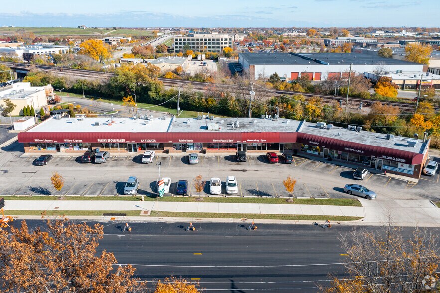 More Photos Of 2657-2701 Shermer Rd, Northbrook Freestanding For Lease