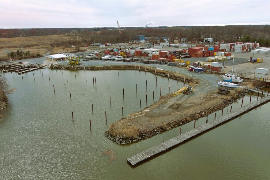 More Photos Of 108 Tilbury Rd, Salem Marina For Sale