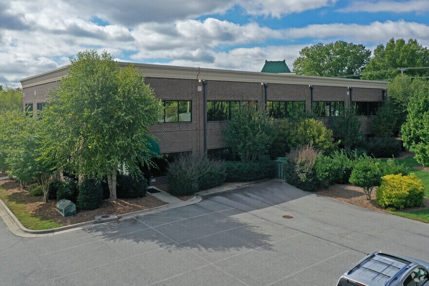 More Photos Of 1400 Eastchester Dr, High Point Office For Sale