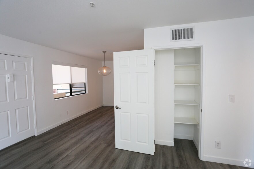 More Photos Of 8815 Cynthia St, West Hollywood Apartments For Sale