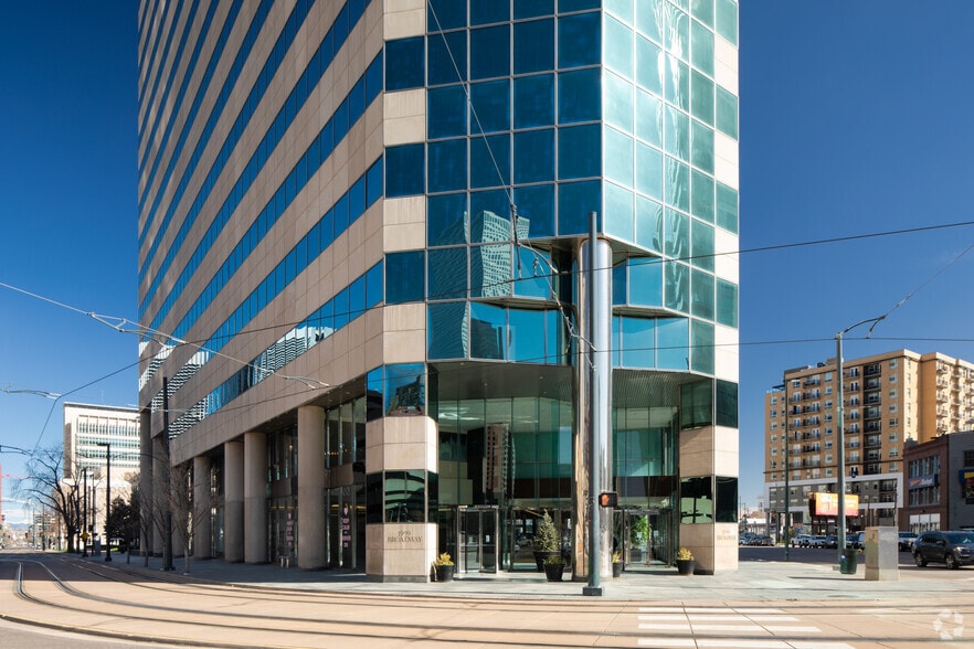 More Photos Of 1999 Broadway, Denver Office For Lease
