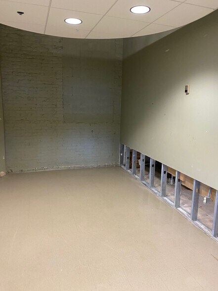 More Photos Of 318 E Chicago St, Milwaukee Apartments For Lease