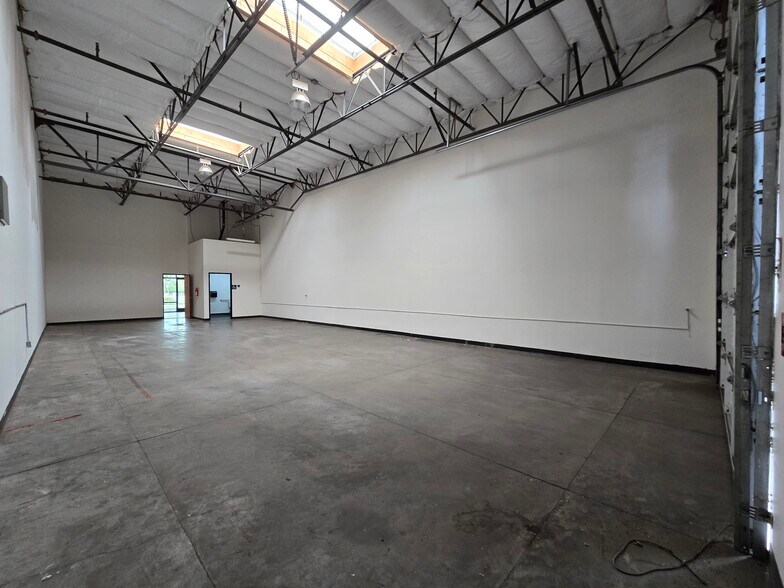 More Photos Of 1234-1294 W Winton Ave, Hayward Warehouse For Sale