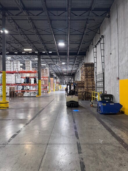 More Photos Of 9330-9340 NW 110th Ave, Miami Warehouse For Lease