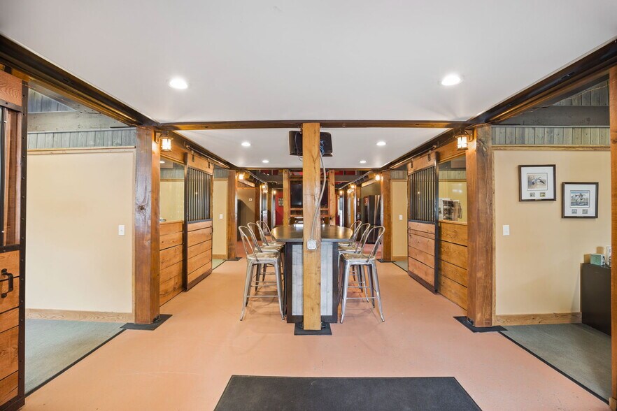 More Photos Of 62 Hamel Rd, Hamel Office For Lease