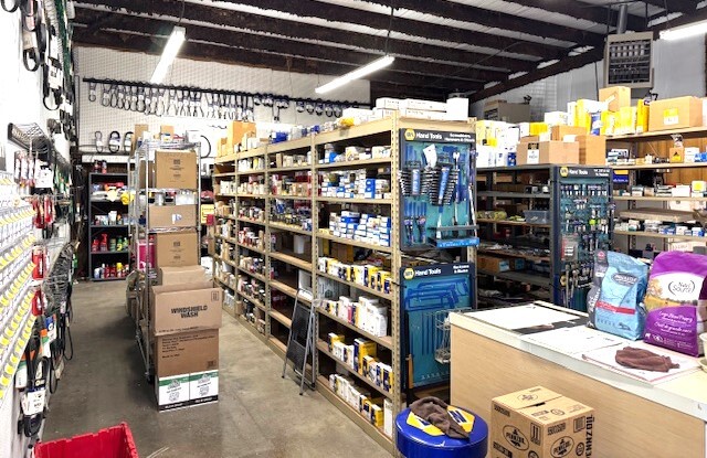 More Photos Of 406 S Dawson St, Meeker Auto Repair For Sale