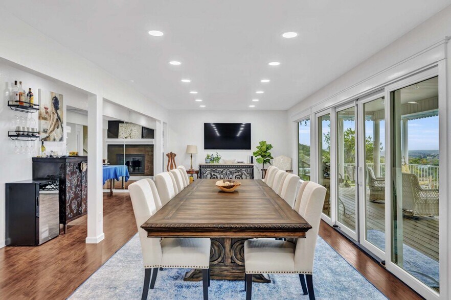 More Photos Of 208 Valley View Dr, Kerrville Lodge Meeting Hall For Sale